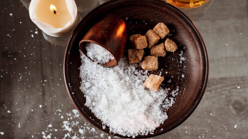 Himalayan Salt Detox Benefits & How to Use It Safely